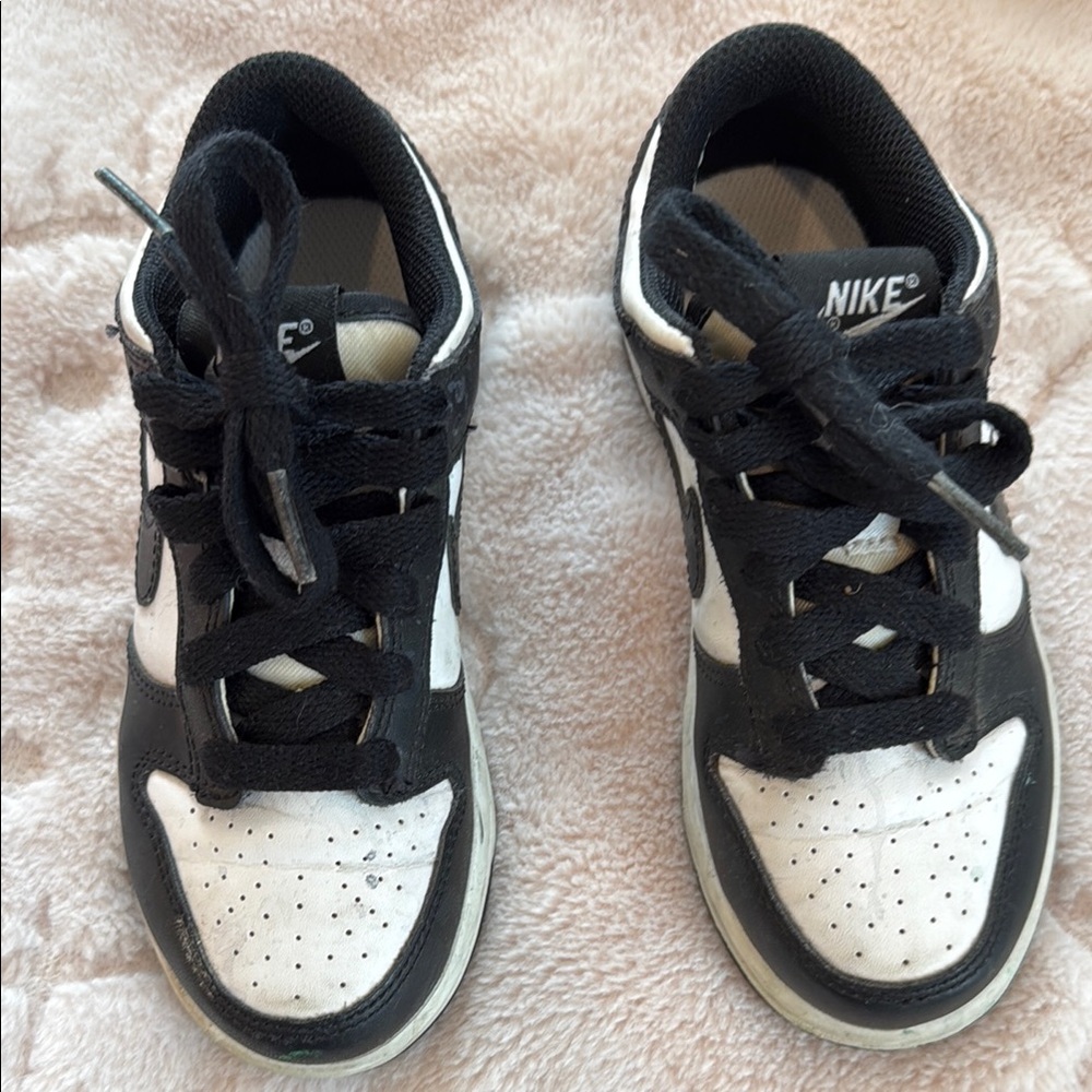 Nike Black and White Sneakers Classic Dunk Design